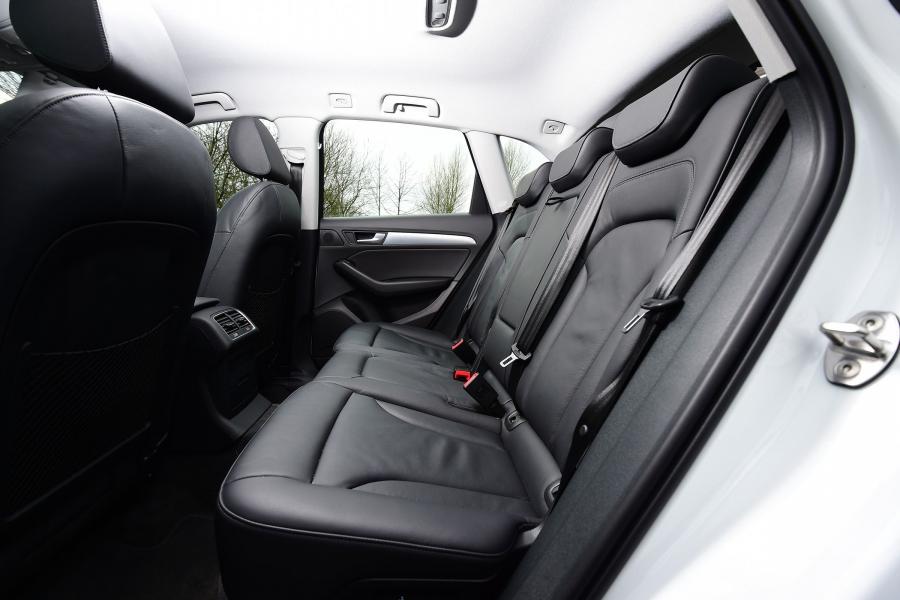 Интерьер Audi Q5 TDI Quattro (8R) 2012 года  (UK) (фото 3 из 6)